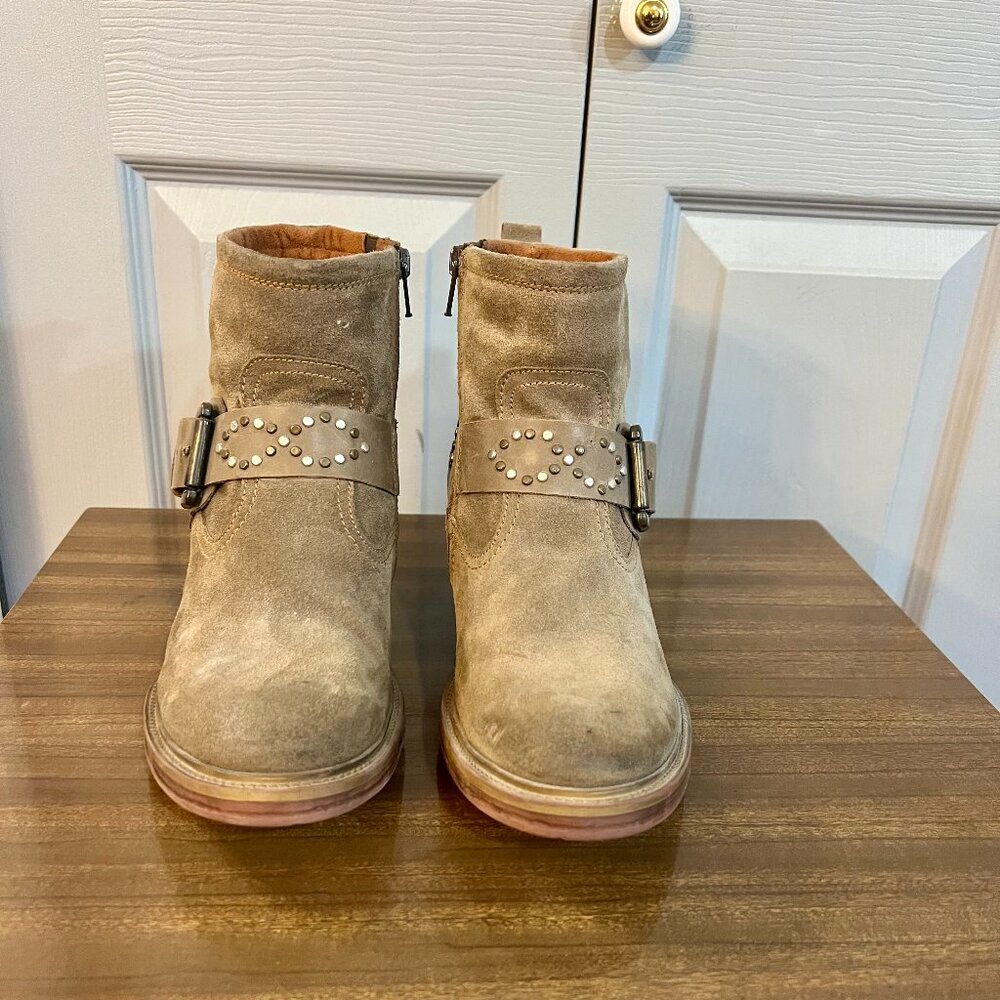 Josef Seibel Toni Tan Studded Ankle Boots - Picture 2 of 8